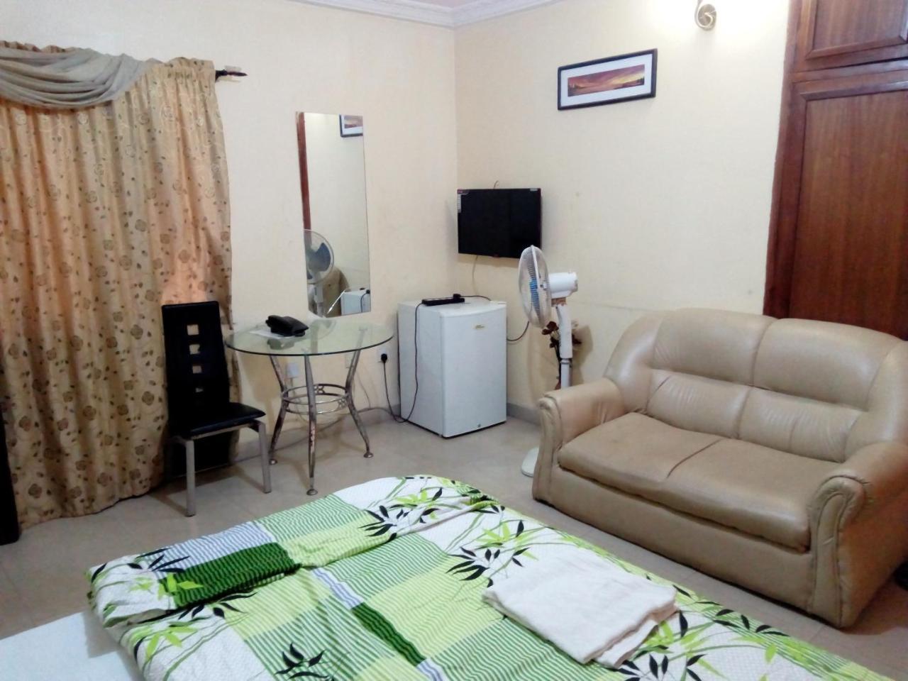 Royal Green Guest House Abeokuta Exteriör bild